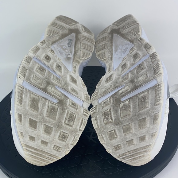 Nike Air Huarache White/Silver Athletic Running Shoes 318429-108 Men's Size 8.5 - Picture 10 of 12